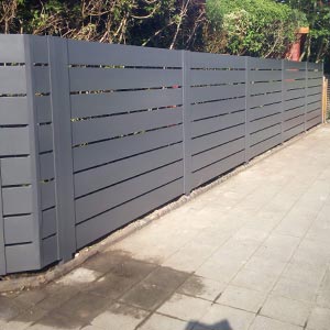Sichtschutzzaun in elegantem Grau